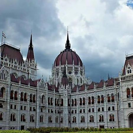 1#Parliament Sunflower Apartments Room Budapest Eksteriør billede
