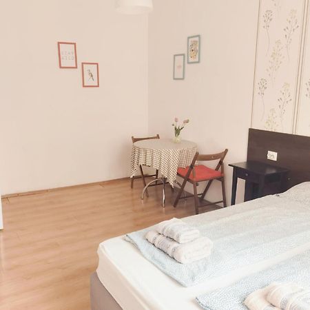 1#Parliament Sunflower Apartments Room Budapest Eksteriør billede